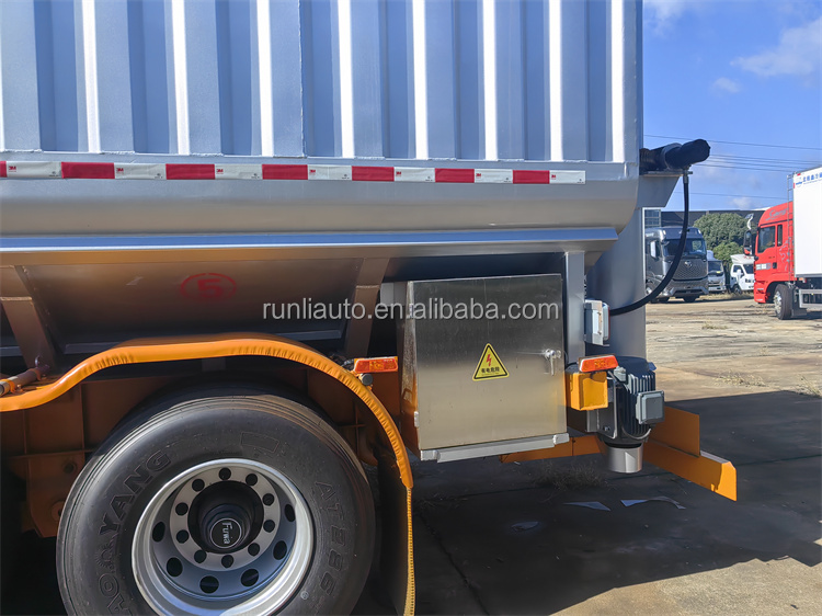 China large capacity 61CBM animal feed transport bulk feed truck bulk truck feeds trailer