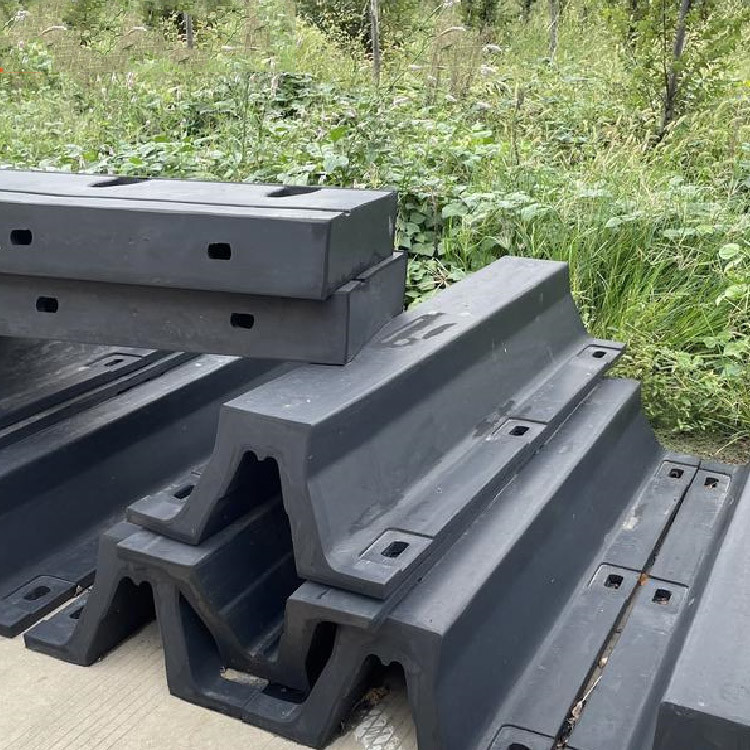 High Performance Arch Rubber Fender Versatile Application V Fenders