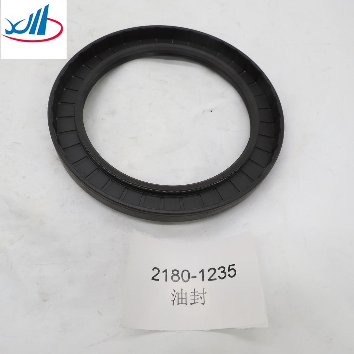 High Quality Shacman Spare Parts Oil Seal 2180-1235 16x16x1.5 Cm 0.2 Kg