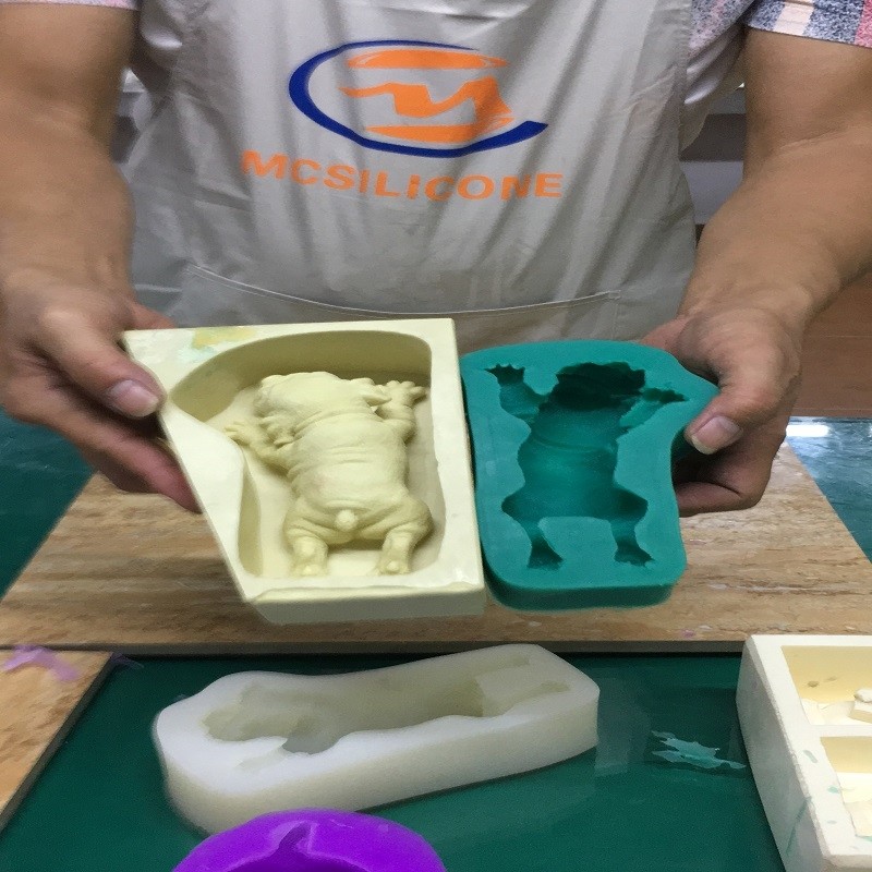Platinum Cure Liquid RTV Mold Silicone Rubber Low Viscosity Easy Mixing