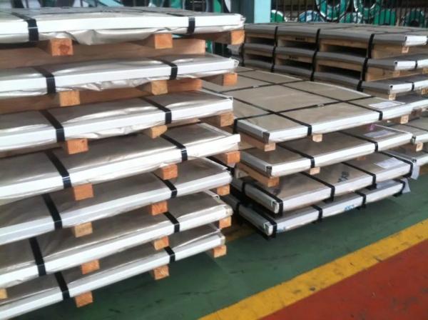 Alloy Hot Rolled Stainless Steel Plate With Holes Surface Finish ASTM 304 Ss 310