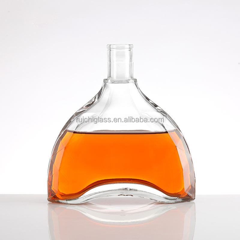 Aluminum Plastic PP Collar Material 700ml Brandy Glass Bottle for Custom Design Beverage