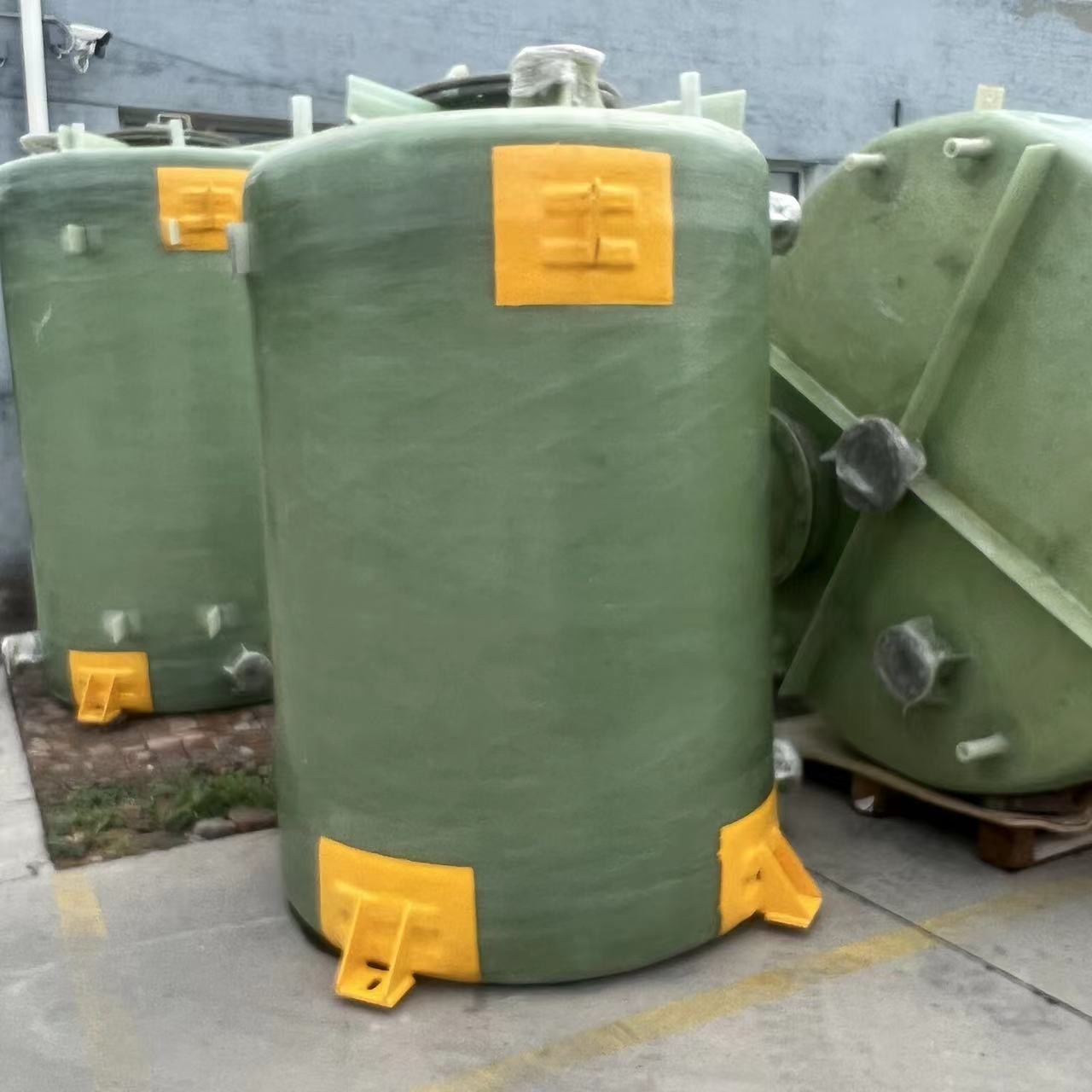 Outside Industrial Frp Septic Holding Tank Cylindric Sewage Treatment