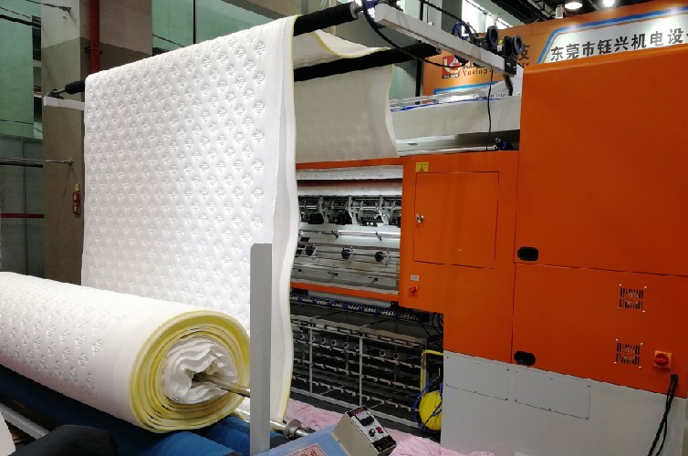 1500rpm Non Shuttle Foam Mattress Computerized Quilting Machine