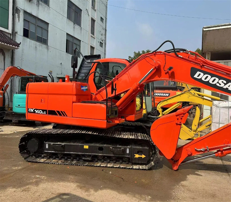 Doosan Hydraulic Digger Mining Excavator DX140LCR Used Wheeled Excavator