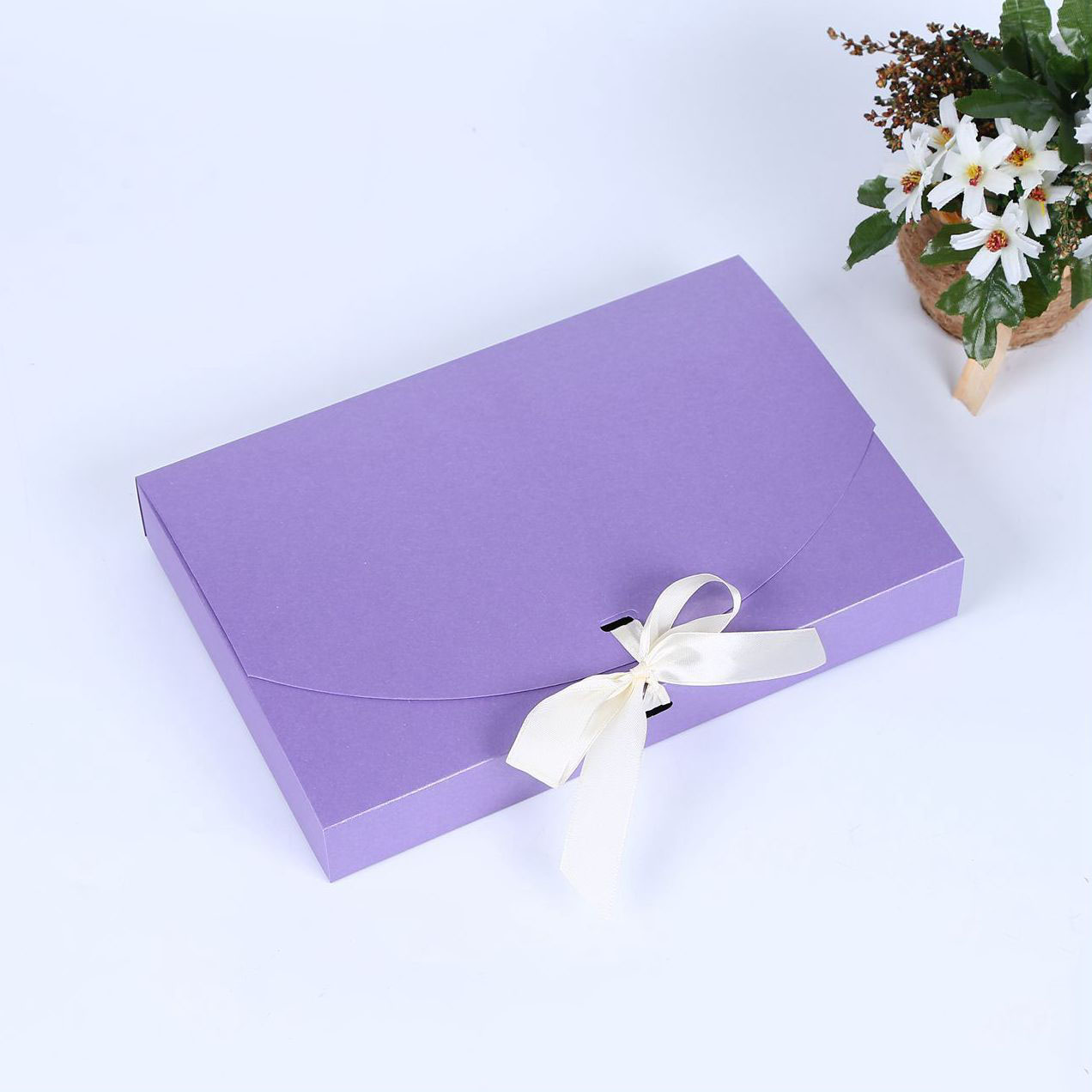 Custom Logo Square Kraft Cardboard Paper Gift Boxes With Ribbon Eco-Friendly Material