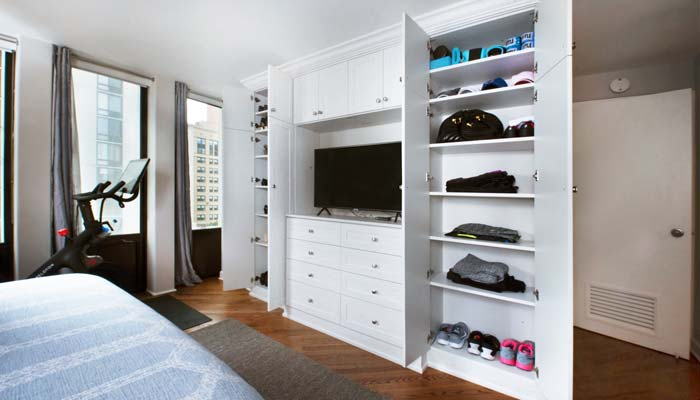 Convertible High End Wooden Wardrobe Closet The Perfect Storage Solution for Apartments