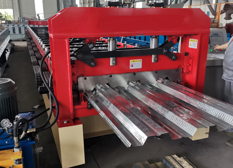 Metal decking rolling forming machine