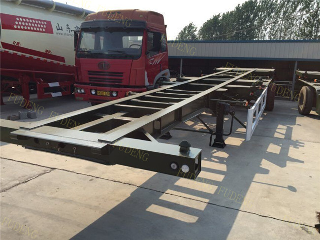 3 Axles Chassis Container Trailer 20ft / 40ft Containers Transporting