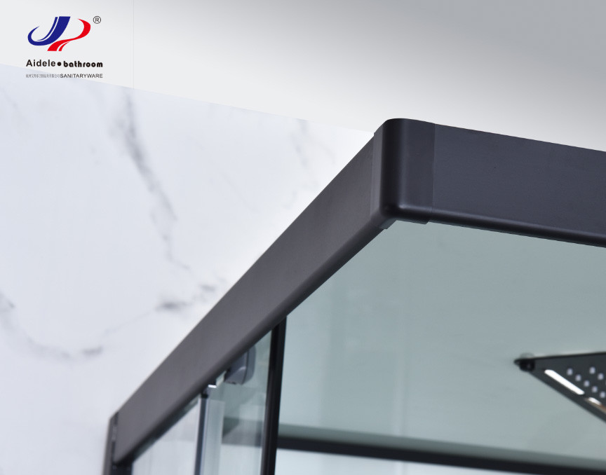 Innovative Design Shower Room With 4/5mm Tempered Glass And Matt Black Frame