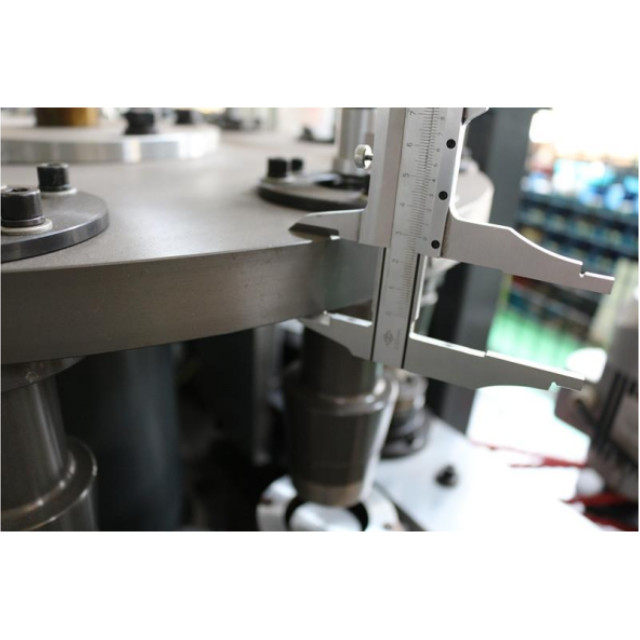 Energy Saving Cold Icecream Container Making Machine by Paper Fan