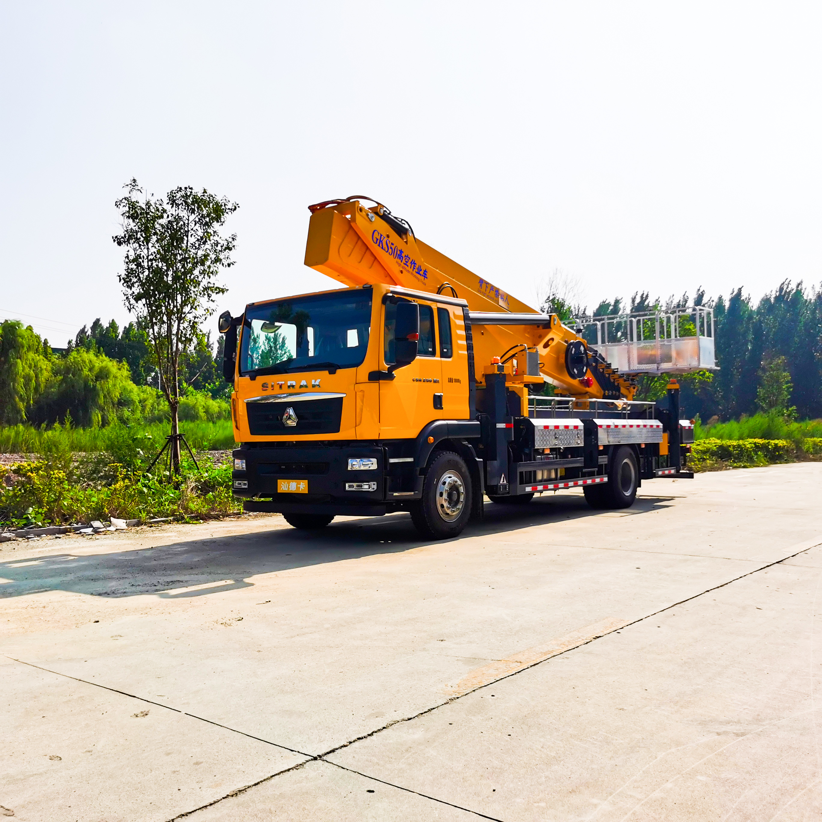 50m Bucket Truck Aerial Working Platform Truck Mounted High-altitude Operation Truck