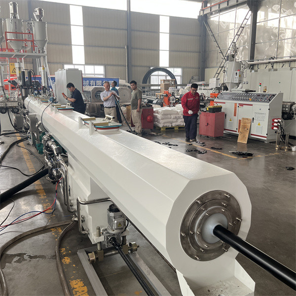 High Output Plastic Pipe Extruder / Plastic Tube Manufacturing Machine High Efficiency