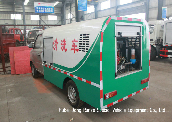 Mini High Pressure Washing Truck For Road Washing and Jetting Sewer 1000 Liters