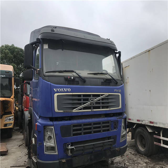 Used 40 ton 336hp SINOTRUCK SINOTRUK 371hp u/trailer head for mozambique/for africa market