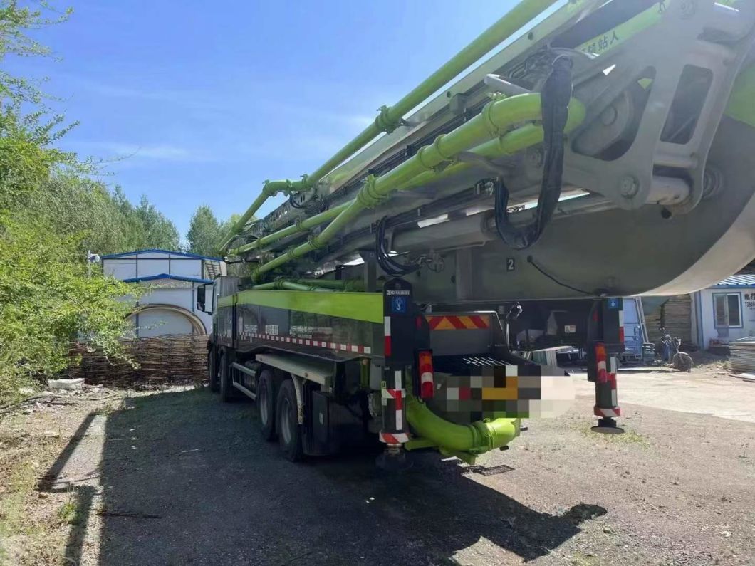 23 Years Zoomlion Concrete Pump Truck 62 Meters Using Mercedes-Benz Chassis