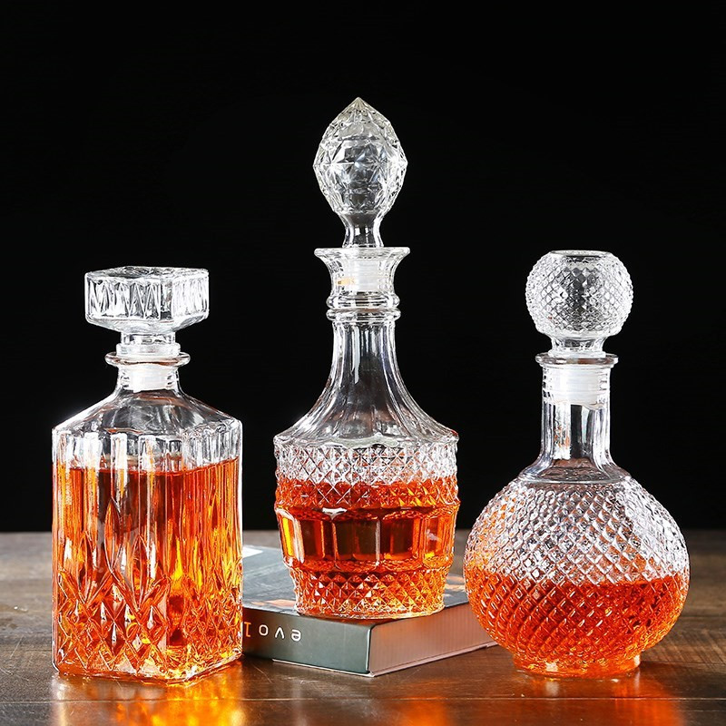 Wine Crystal Glass Bottles ISO9001 1.76oz To 8.8oz