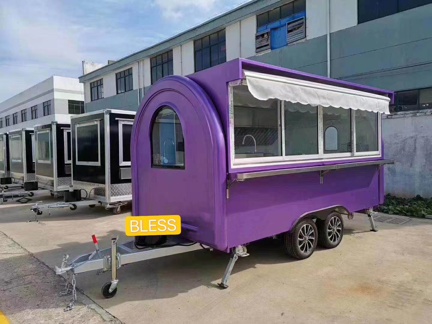 Super Performance Mobile Kitchen Trailer Make All Kinds of Snakes for Spicy Food Lovers