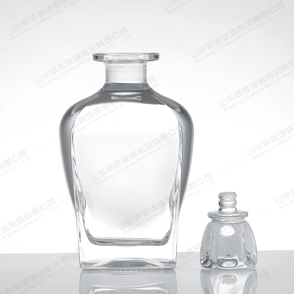 Custom Size Accepted Glass Liquor Bottles for Wine Sale from Borate Glass Wine Bottle