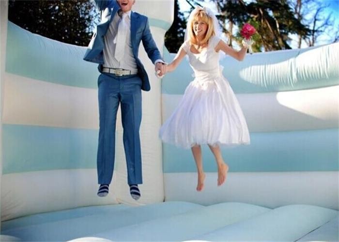 White And Blue Color Inflatable Bouncer , Wedding Inflatable Bouncer For Sale