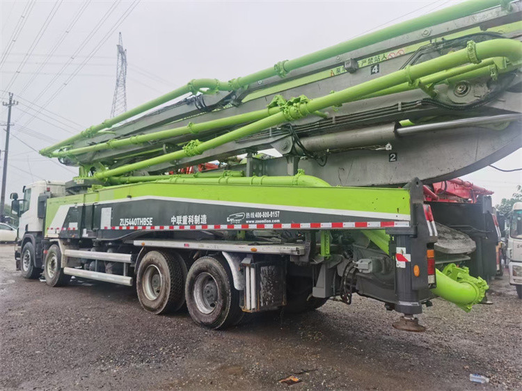 Top Brand HB56K 56m Articulated Boom Concrete Pump Truck