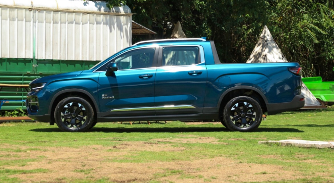 Radar Rd6 New Energy Electric Vehicle 4 Door 5 Seat Pickup Sufficient Power