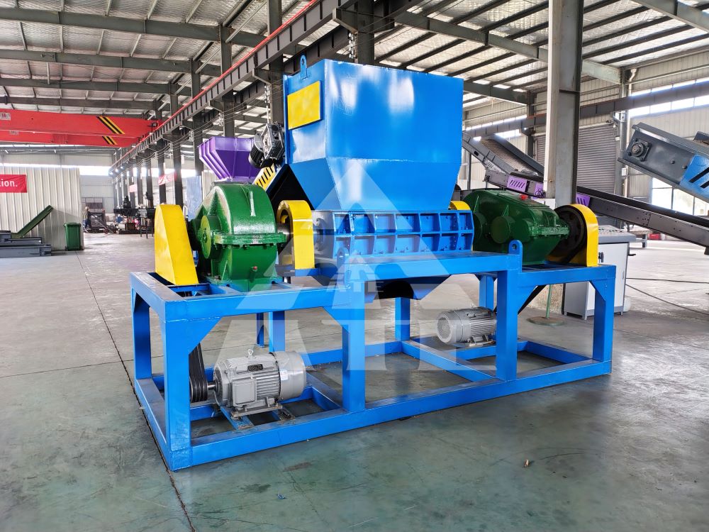 Plastic Blue Barrel Plastic Trash Can Crushing Machine Shredder for Recycling