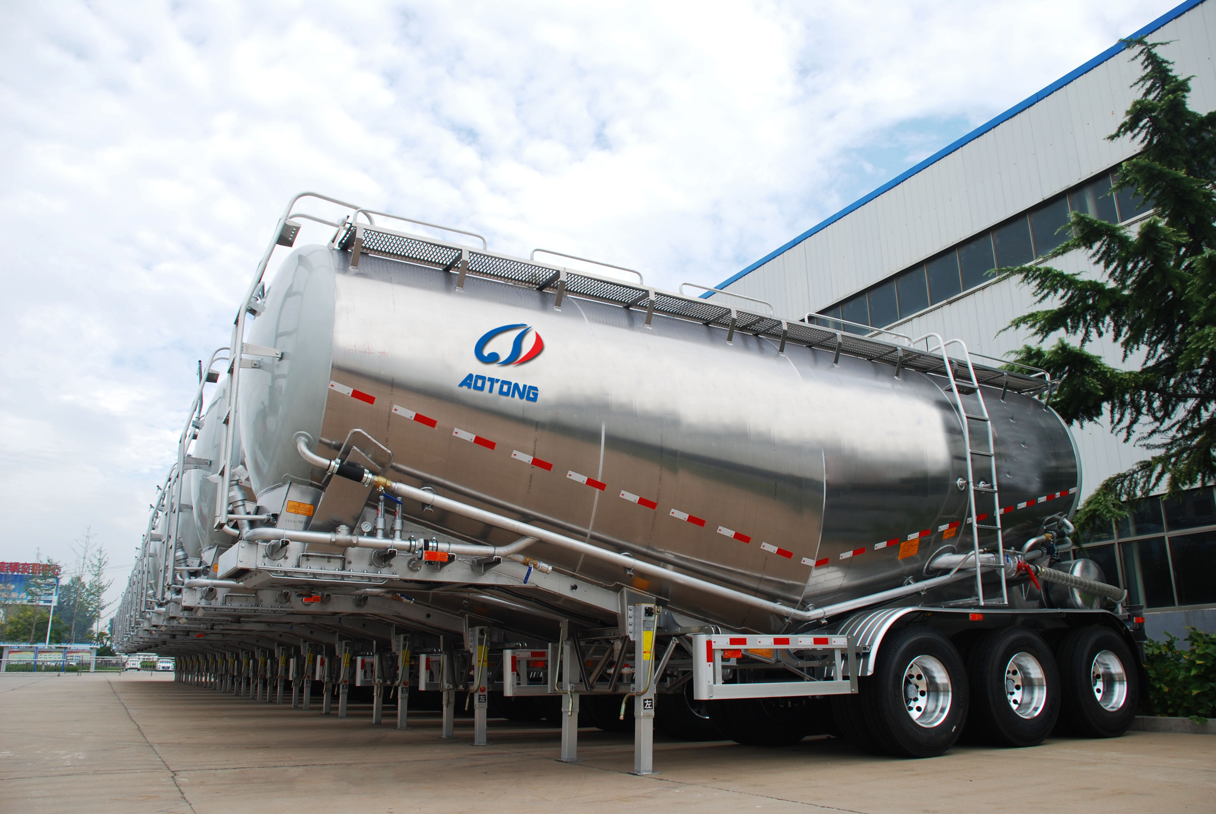Truck Trailer 20-70cbm Volume 3 Axles 50tons Cement Truck Bulk Cement Tank Semi Trailer