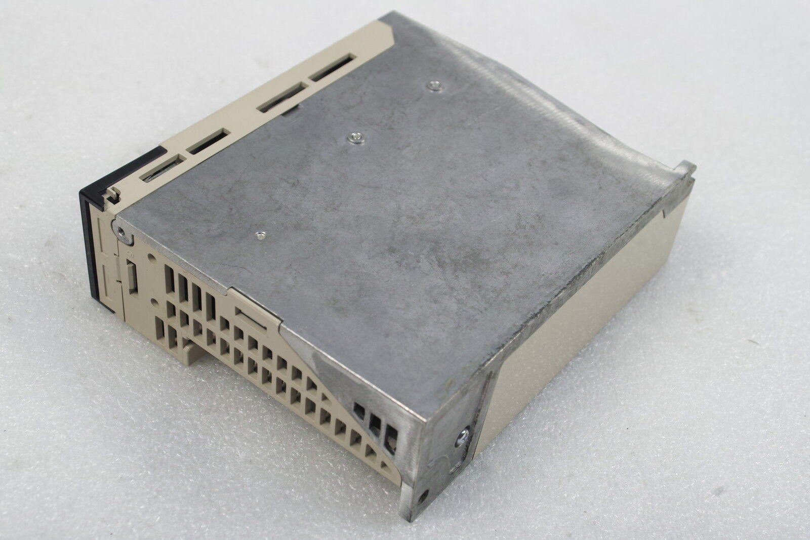 SGDS-02A05A yaskawa electric 200w power aC output servopack module