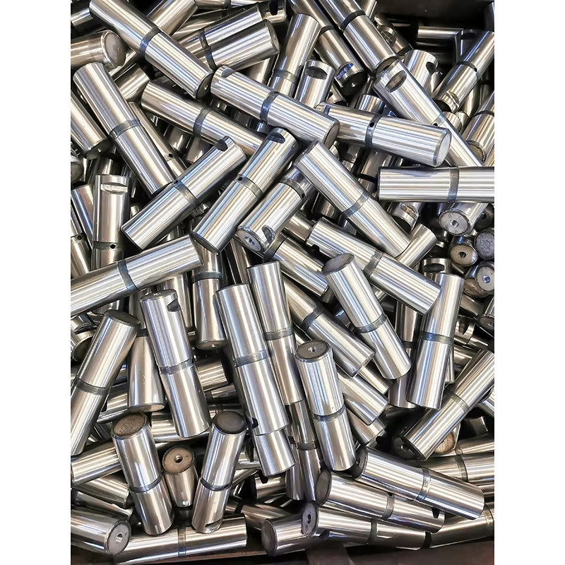 Heavy Truck Suspension System Parts Steel Rear Bracket Pin Spring Pin ∅35x165mm ∅25x125mm 45#Steel 9513610341/1513610160/1513610170
