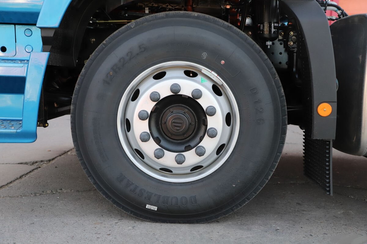 Used Auto-Manual Transmission Tractor Head Foton Auman 440hp Cummins Engine Durable In Harsh Environments