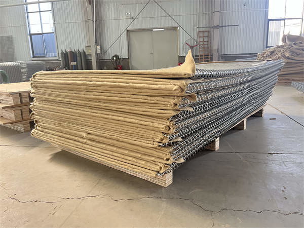 Military 4-6mm Customized Size Galvanized Defensive Barrier Galfan Geotextile Cloth For Flood Contro