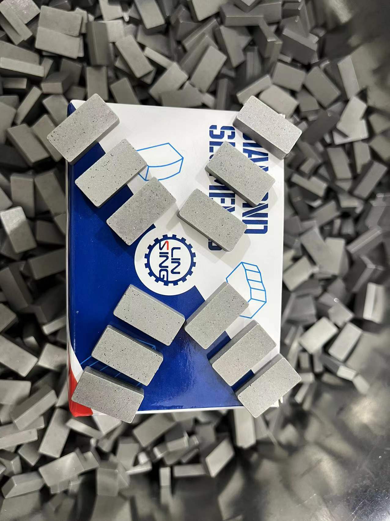 Customized Support OEM Diamond Gang Saw Segment for Flat Shape Marble Cutting