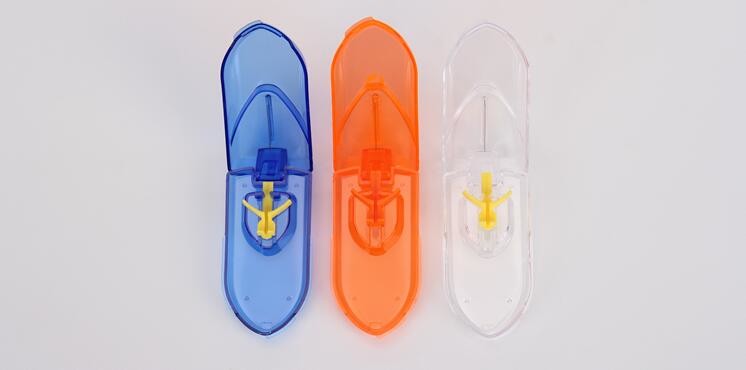 Portable Creative style foldable travel plastic cup with pill case, Random color creative travel cup with pill case for