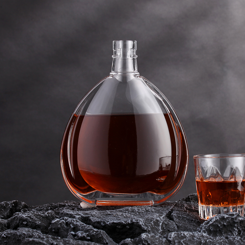 Carved Glass XO Bottles 500ml Glass Bottle Vodka Brandy Whiskey Decanter with Stopper