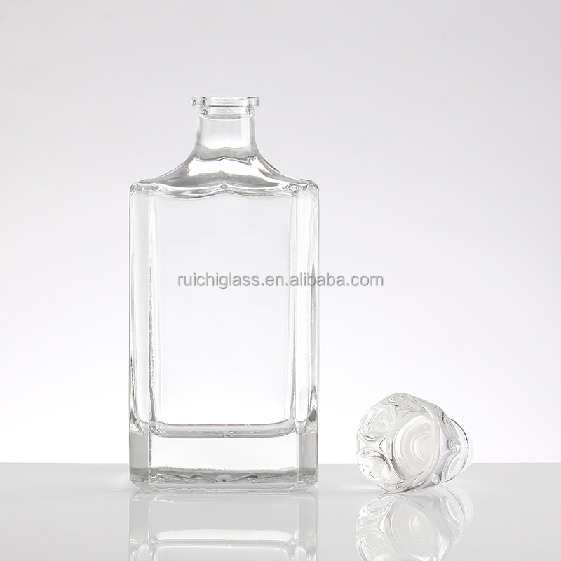 Upgrade Your Spirits Packaging with the Most Popular Style Embossed Whisky Glass Bottles