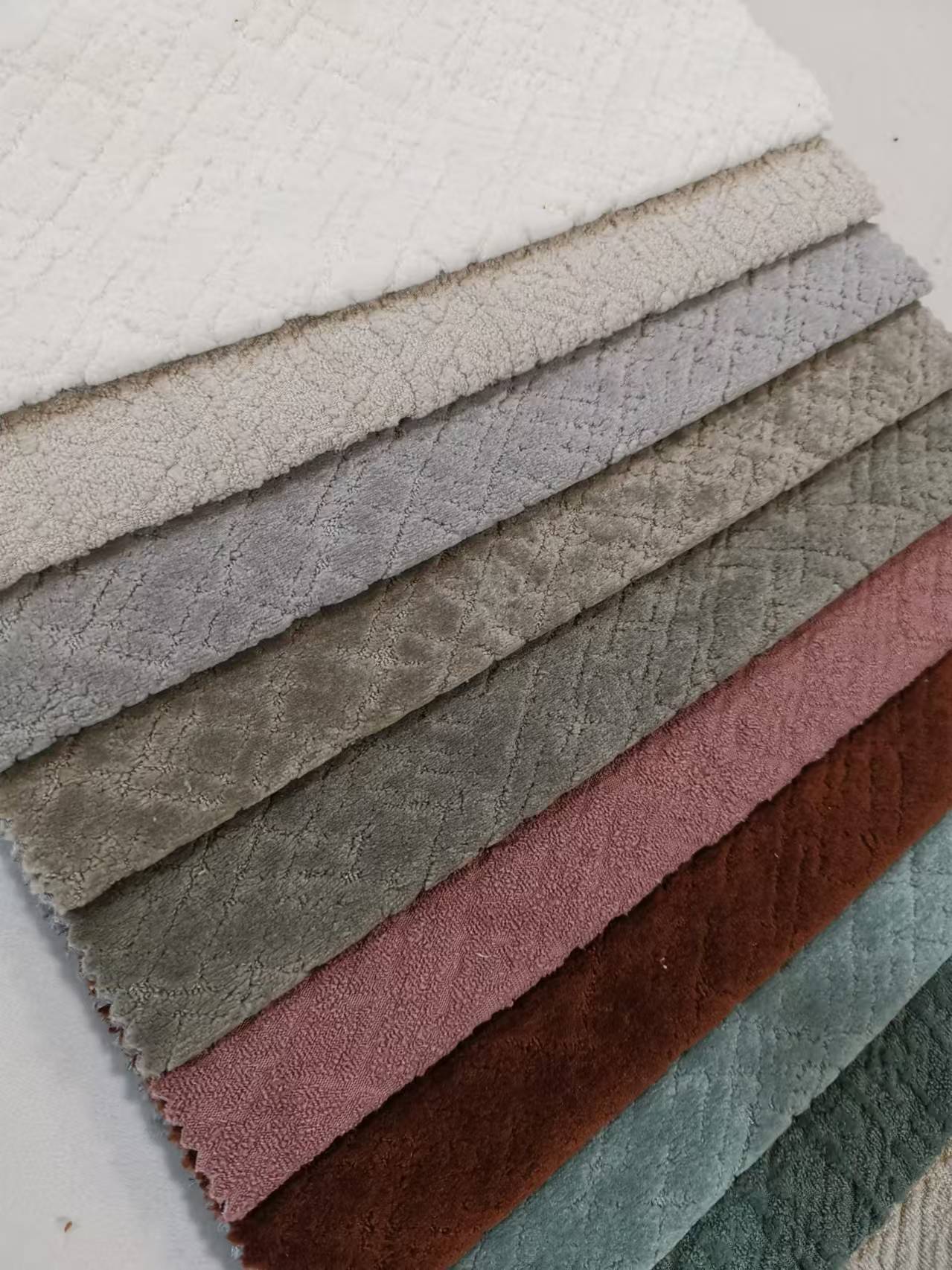 Fashion Customizable Jacquard Upholstery Fabric Soft Knitted Fabric Sofa Fabric Factory