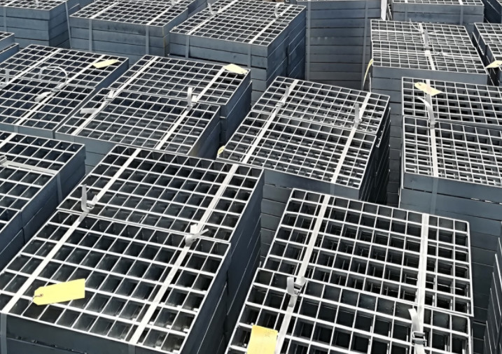 Serrated Galvanized Rebar Grating Pressed 32*5mm Stair Tread Grating