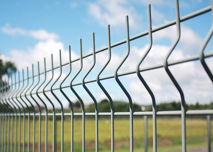 Pvc Coated Longlife Welded Wire Fencing With Triangle V Shape On Panel