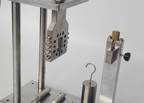 BS1363 Fig8 Plug Pin Deflection Test Apparatus For Resilient Plug