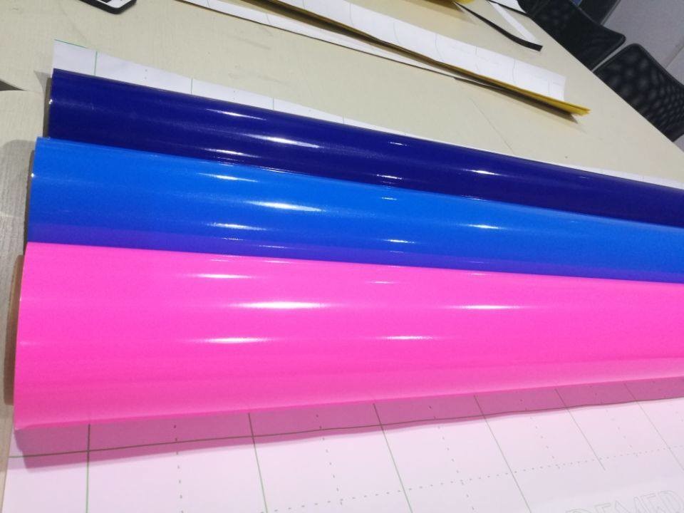 Glossy 120microns Vinyl Sticker Roll Self Adhesive For Advertising