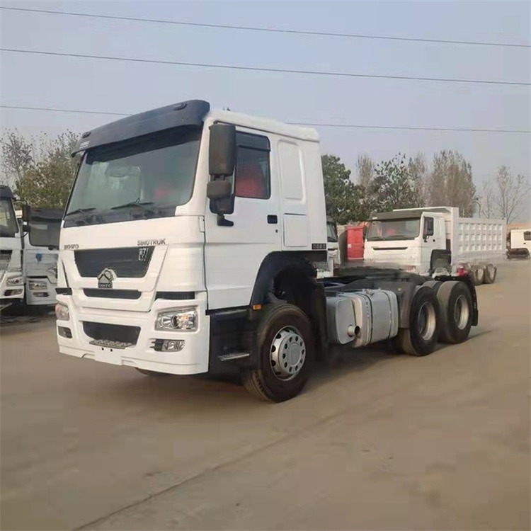 430 Clutch Model Sinotruk Trailer Tractor Truck Head Units For Heavy Truck Efficiency