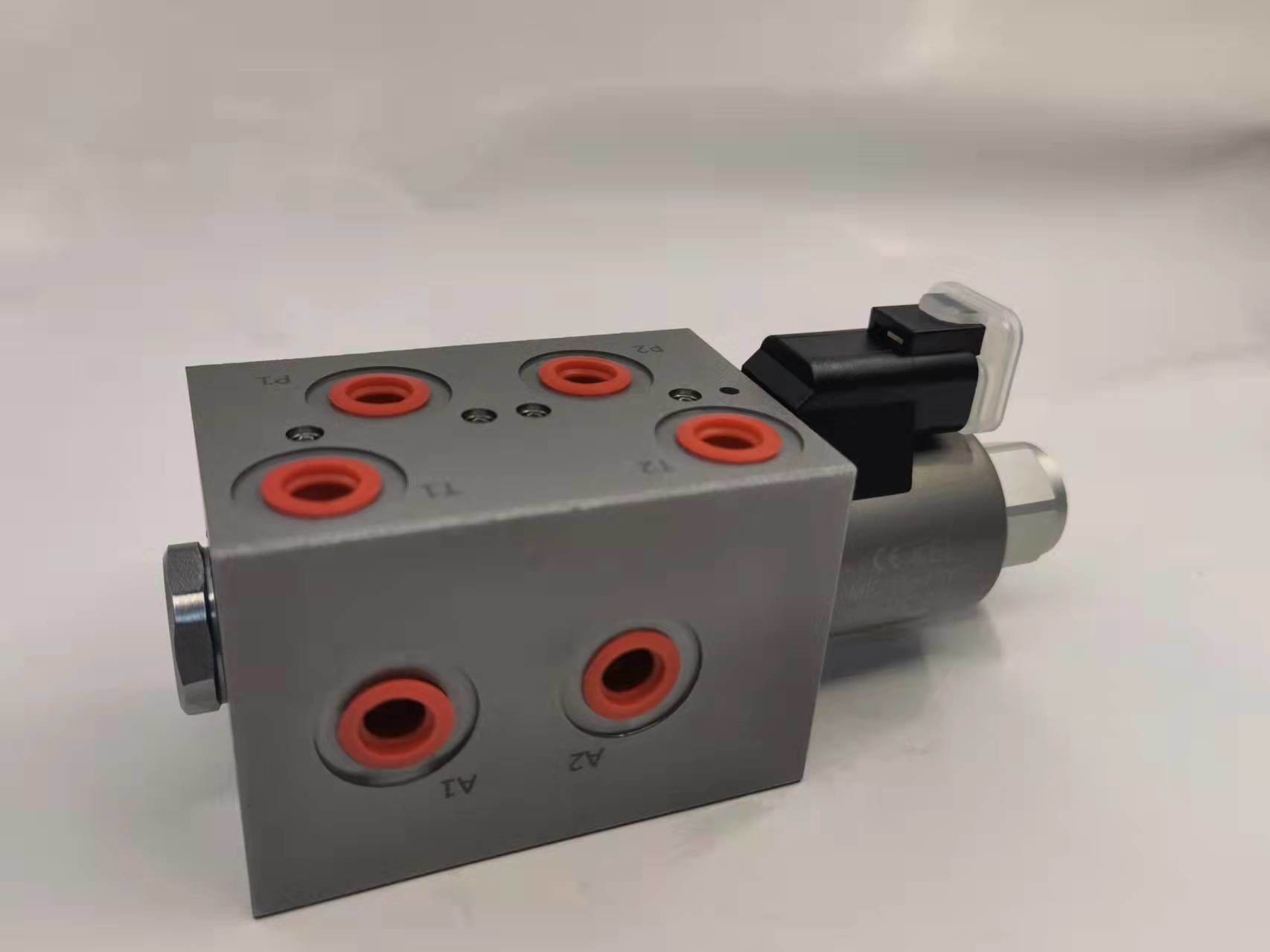 21MPa Customized Hydraulic Solenoid Valve 8 Way 2 Position 210bar Pressure