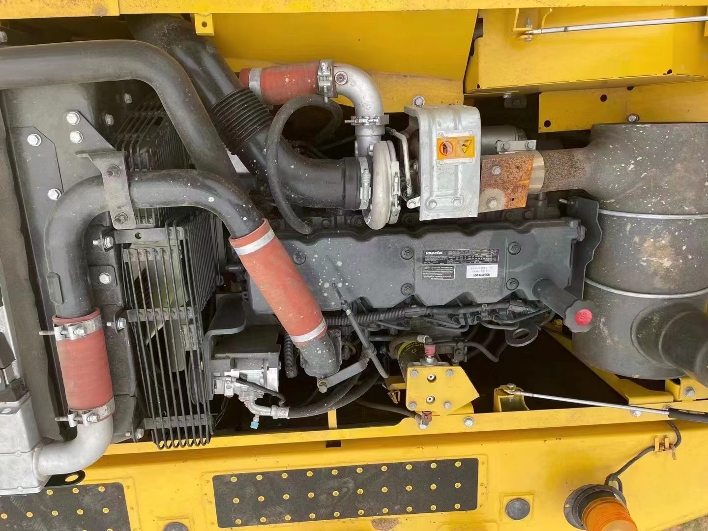 Komatsu PC200-8 PC200-7 Excavator with Cummins Engine 110KW Used Crawler Excavator