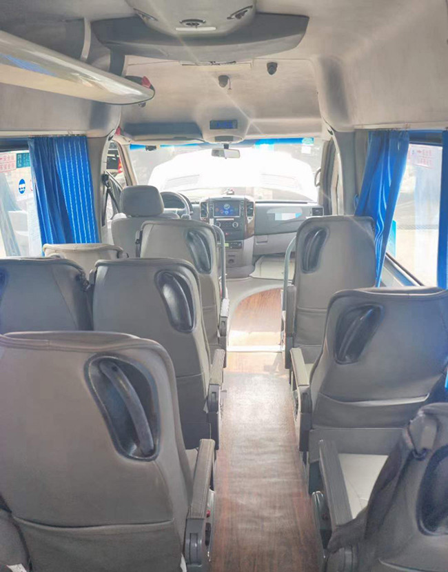 Second Hand Tour Passenger Coach Bus Diesel Powered Luxury 25HP Yuchai