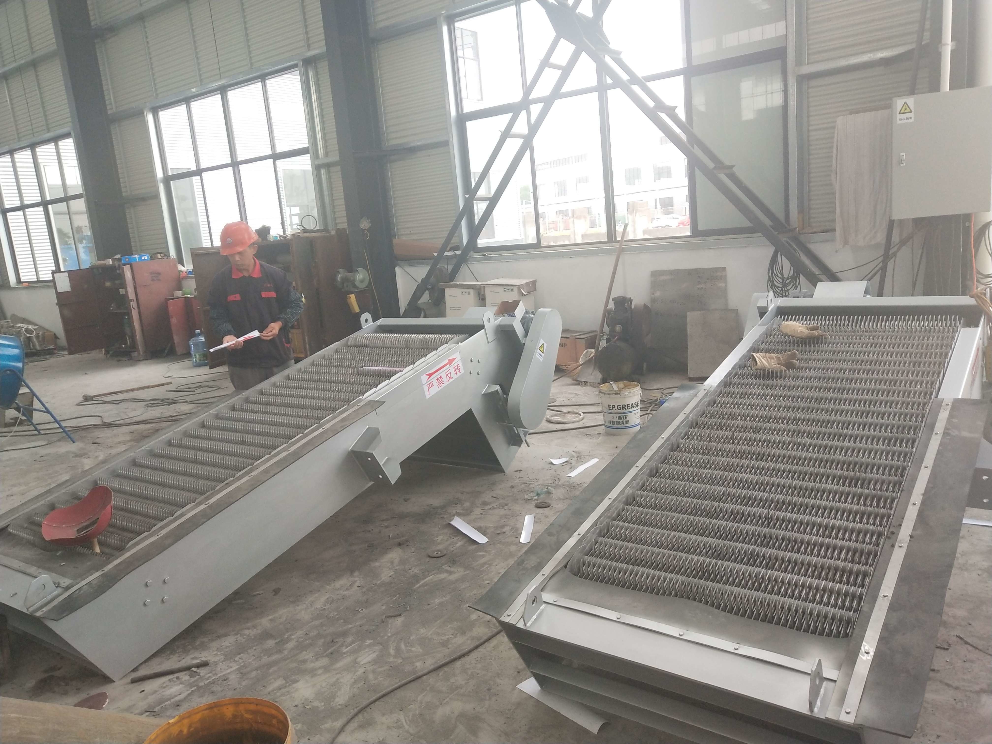 Wastewater Mechanical Bar Screen , SS304 Coarse Bar Screen