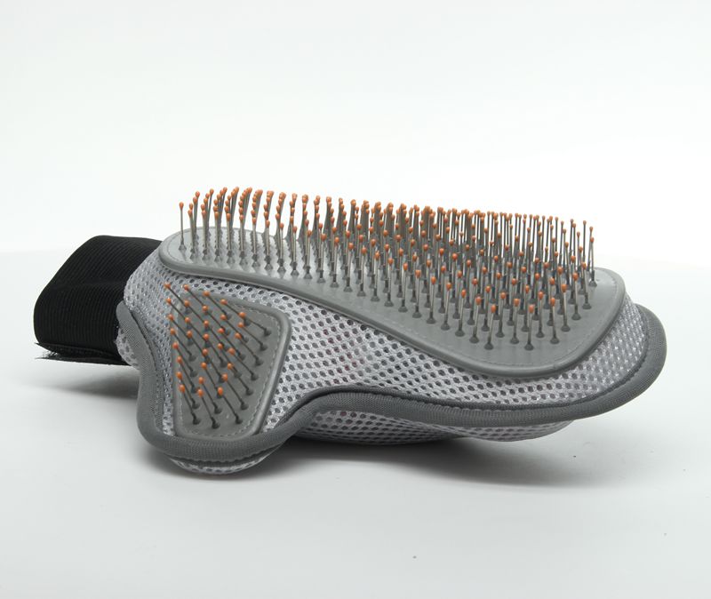 Eco - Friendly Pet Grooming Glove PVC And Mesh Cloth Material Easy Cleaning