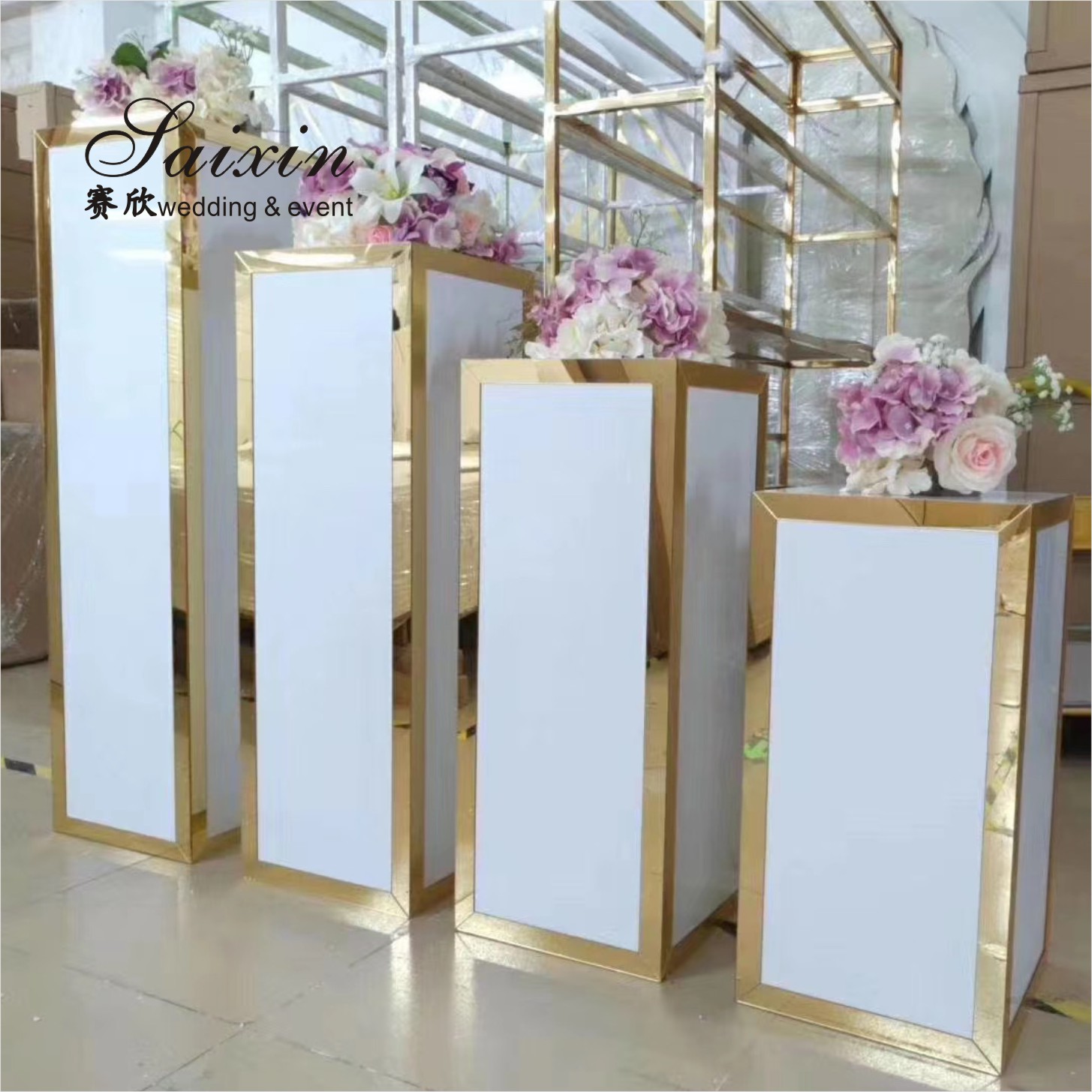 Antique Decoration Backdrop With Artificial Flowers Square Mirrored Pedestal Stand 120cm