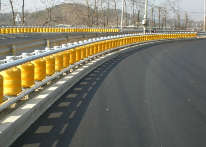 Yellow Red Color Traffic Safety Roller Barrier Road Spinning Barrel D350XL500mm