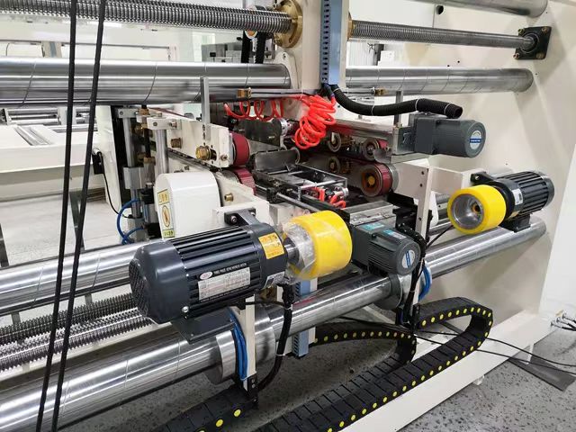 Maximum 2000mm Height Double Servo Stitching Machine for Custom Logo Carton Stitching